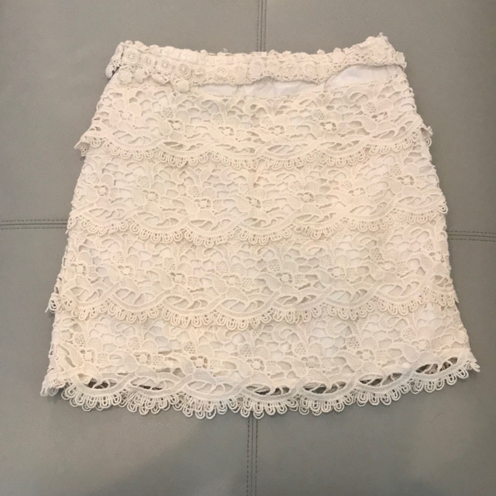 Ann Taylor LOFT Crochet Lace skirt shell size 6